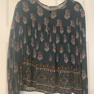 Chloe K long sleeve blouse
